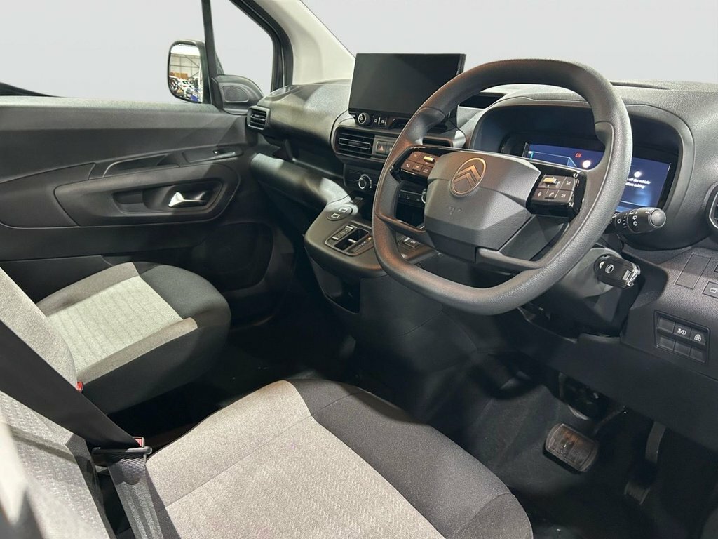 Citroen e-Berlingo 52Kwh Plus XL Mpv 11Kw Charger White #4