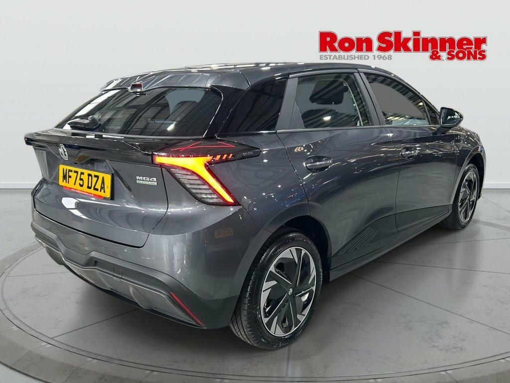 MG MG4 64Kwh Se Long Range Hatchback 2 Grey #4