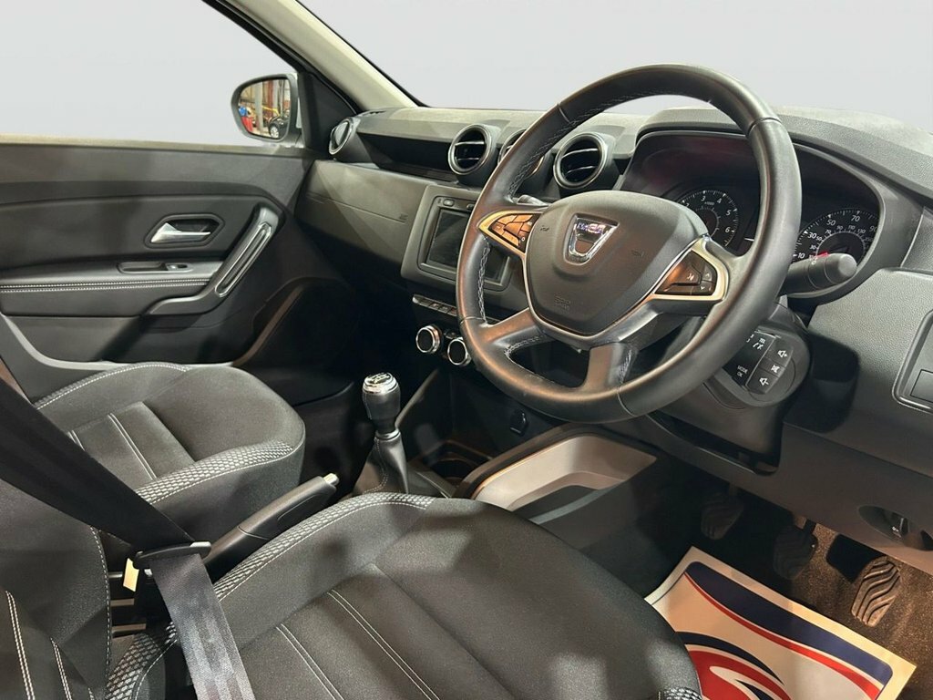Dacia Duster 1.6L Prestige White #5