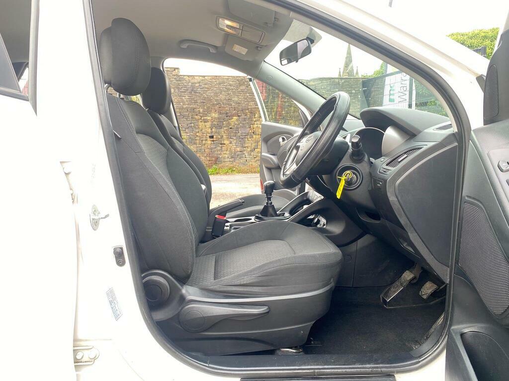 Hyundai Ix35 Ix35 Premium 4Wd Crdi 134 White #20
