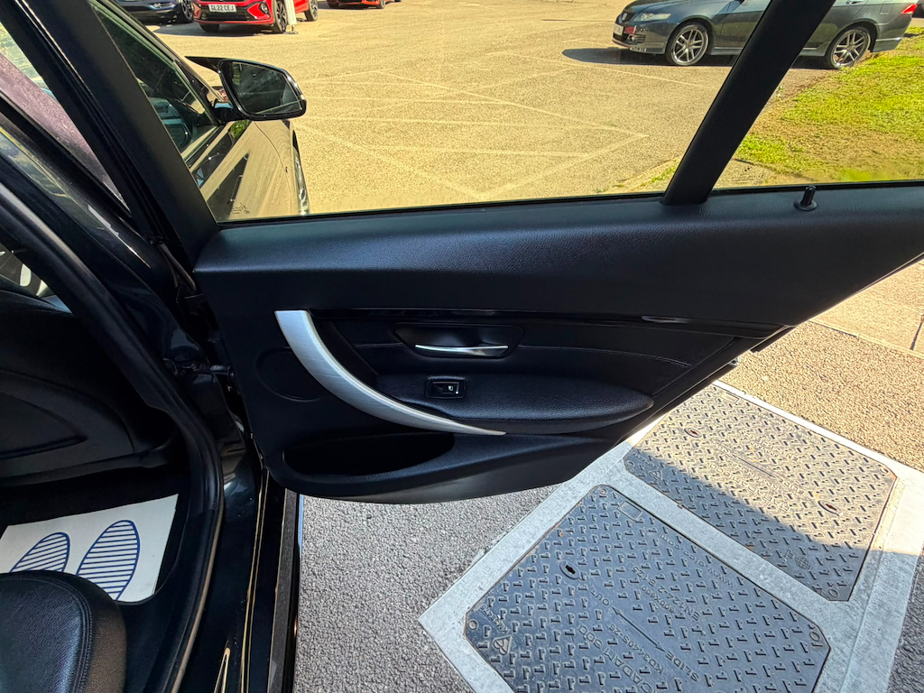 BMW 3 Series 2.0 320D Sport Black #27