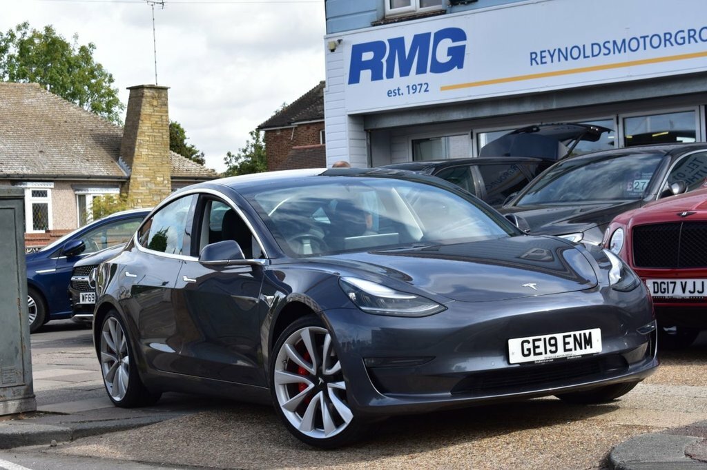 Tesla Model 3 Saloon Grey