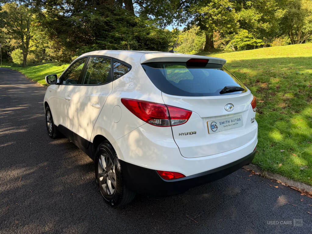 Hyundai Ix35 1.7 Crdi S 2Wd White #6