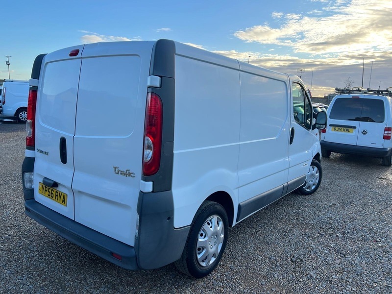 Renault Trafic 2.0 Td Dci Sl27 L1 H1 Black #4