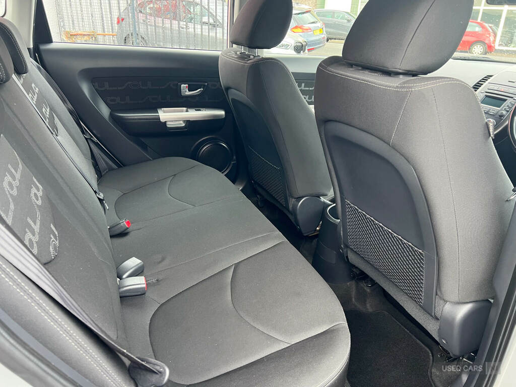 Kia Soul 1.6L Crdi Connect White #8