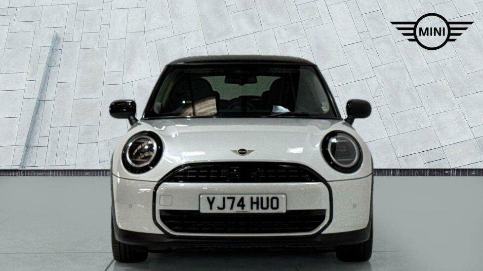 Mini Hatch Cooper C White #4