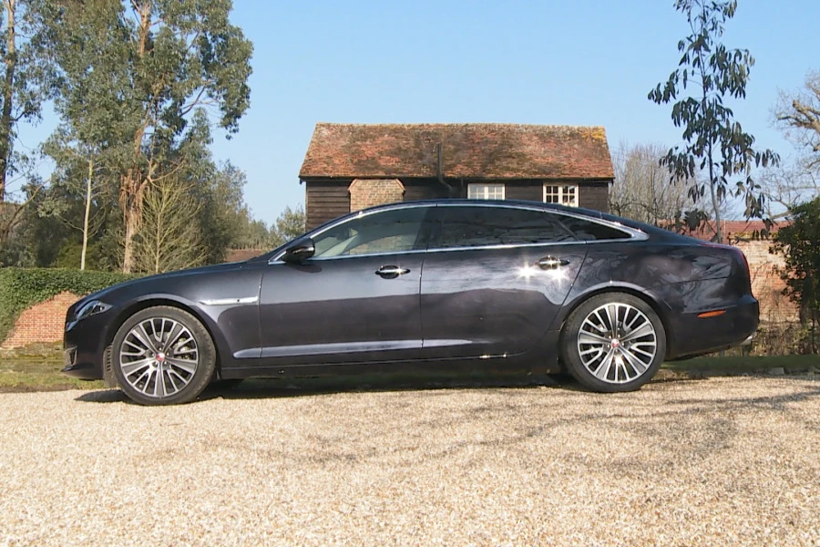 Jaguar XJ 3.0 D V6 Portfolio 275 Bhp Black #1