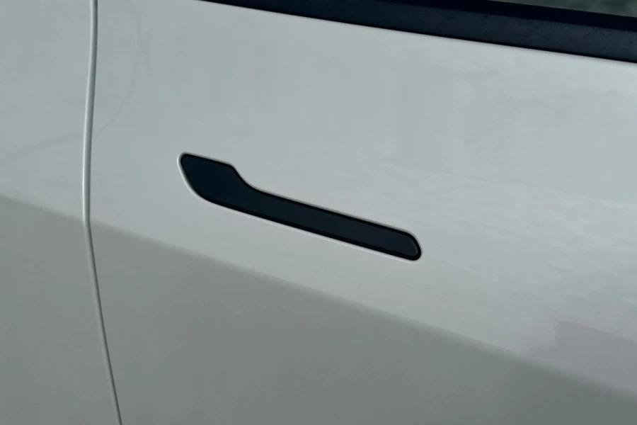 Tesla Model Y Model Y Long Range Rwd Hatchback WR74YRF White #4