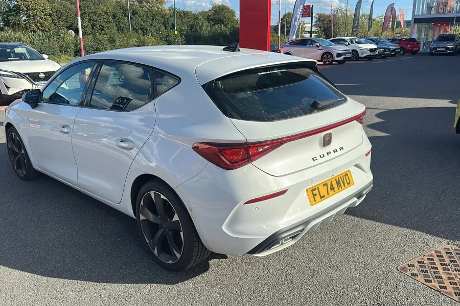 Cupra Leon Leon 1.5 Etsi 150 V1 Dsg Estate White #3