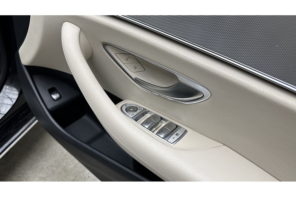 Mercedes-Benz E Class 2.0 E220d Amg Line G-tronic Euro 6 Ss White #24