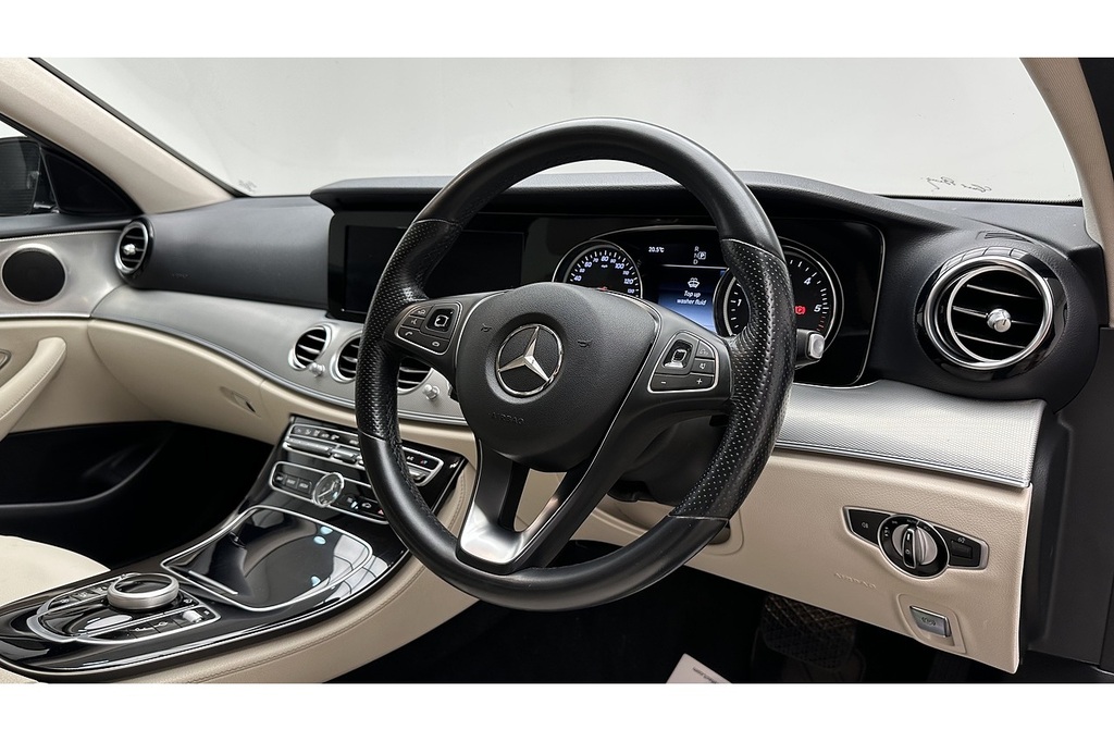 Mercedes-Benz E Class 2.0 E220d Amg Line G-tronic Euro 6 Ss White #23