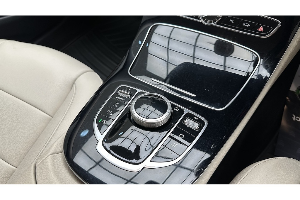 Mercedes-Benz E Class 2.0 E220d Amg Line G-tronic Euro 6 Ss White #43