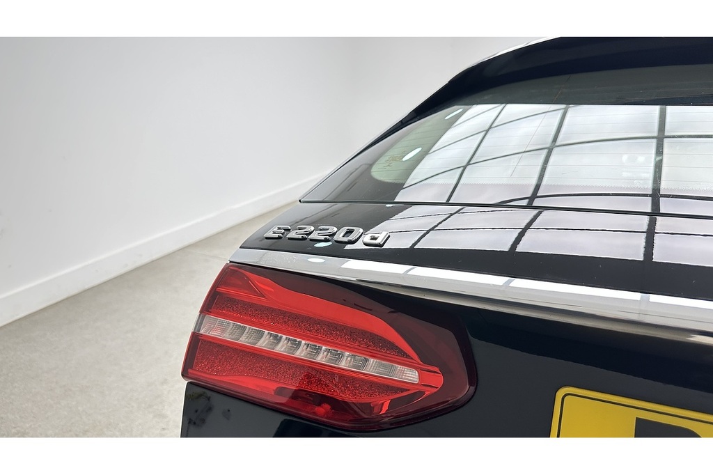 Mercedes-Benz E Class 2.0 E220d Amg Line G-tronic Euro 6 Ss White #10