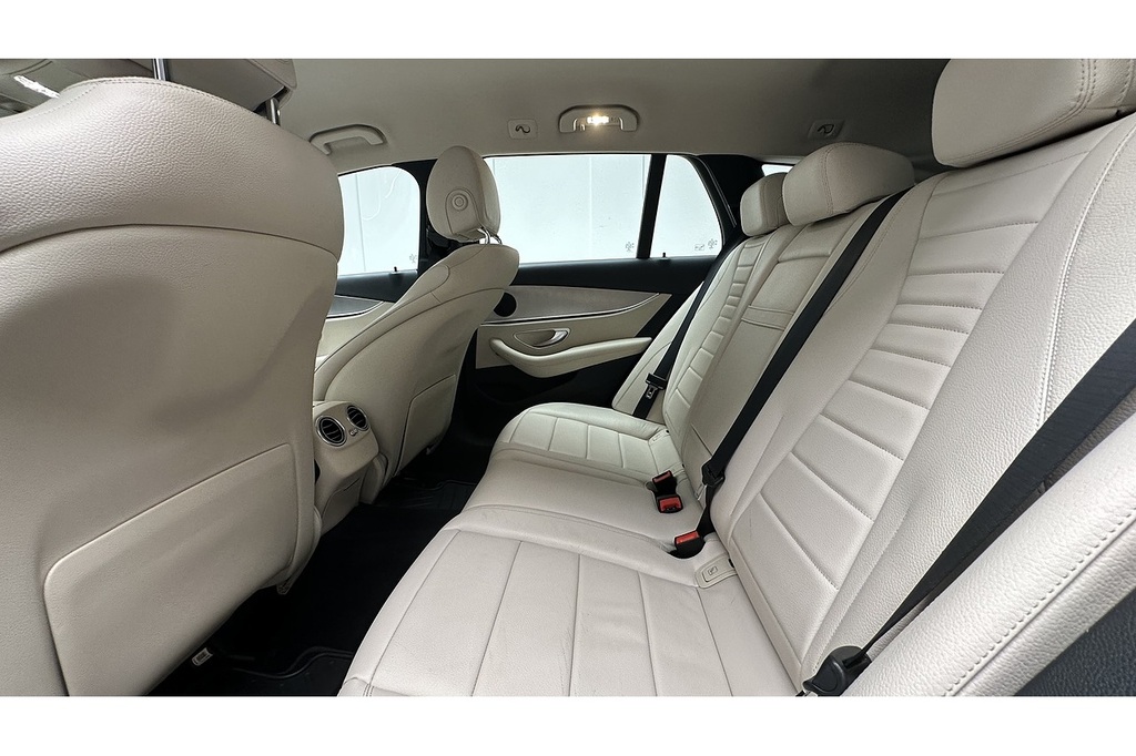 Mercedes-Benz E Class 2.0 E220d Amg Line G-tronic Euro 6 Ss White #16