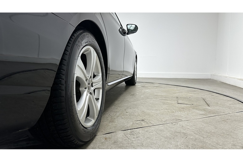 Mercedes-Benz E Class 2.0 E220d Amg Line G-tronic Euro 6 Ss White #11
