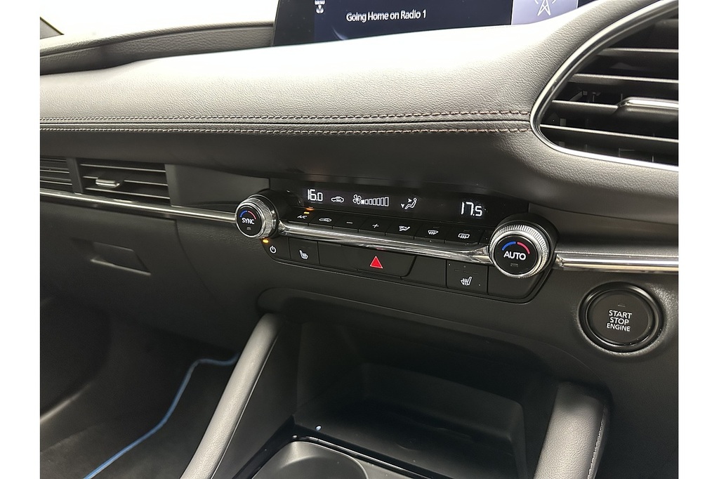 Mazda 3 2.0 E-skyactiv G Mhev Homura Red #43