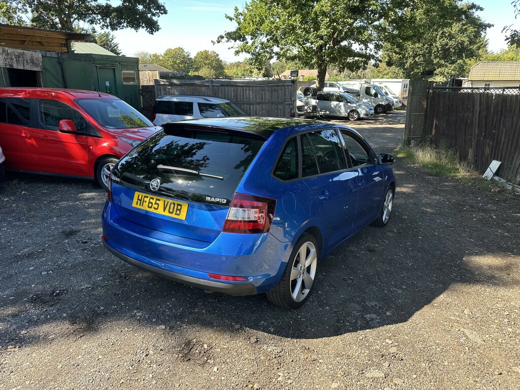 Skoda Rapid Spaceback Hatchback 1.6 Tdi Se Sport 2015 Blue #4