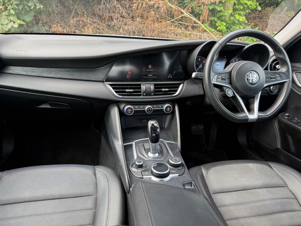 Alfa Romeo Giulia 2.0 Tb 280 Veloce White #139