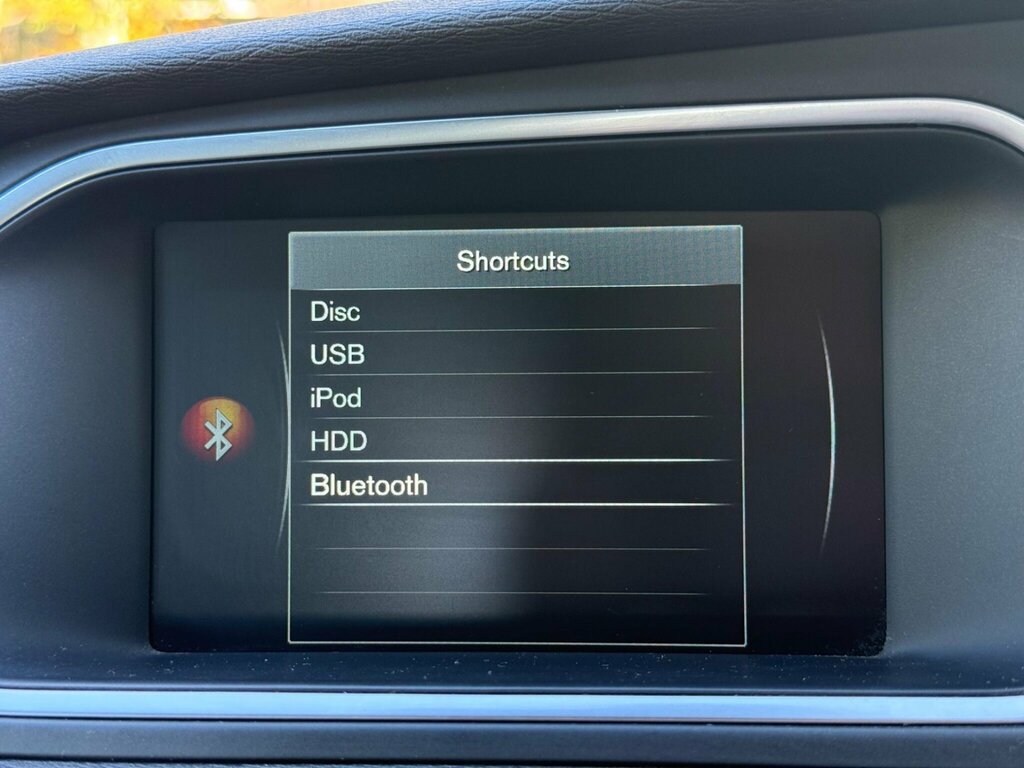 Volvo V40 D2 118Bhp R-design - Heated Seats Red #19