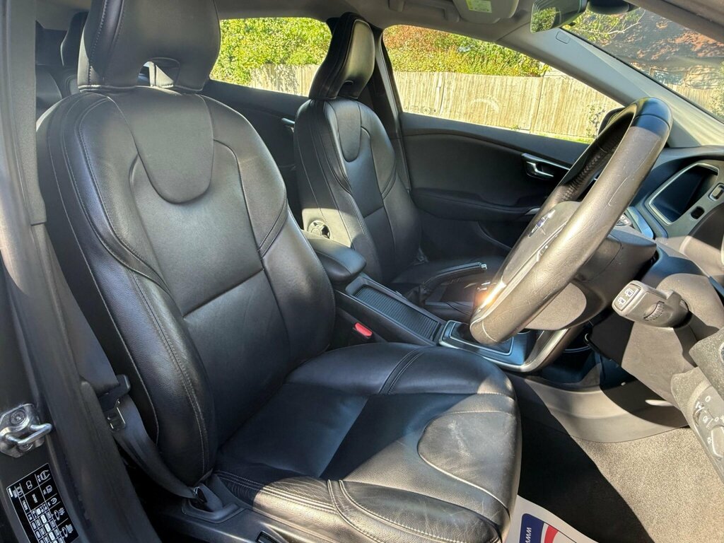 Volvo V40 D2 118Bhp R-design - Heated Seats Red #12