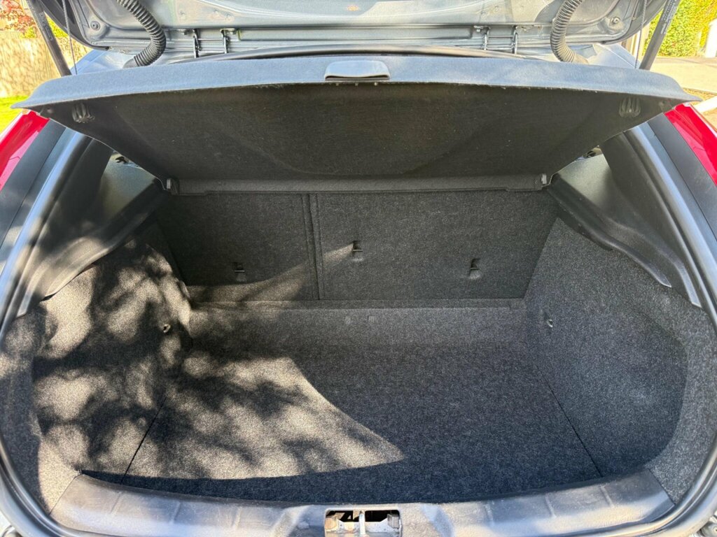 Volvo V40 D2 118Bhp R-design - Heated Seats Red #23