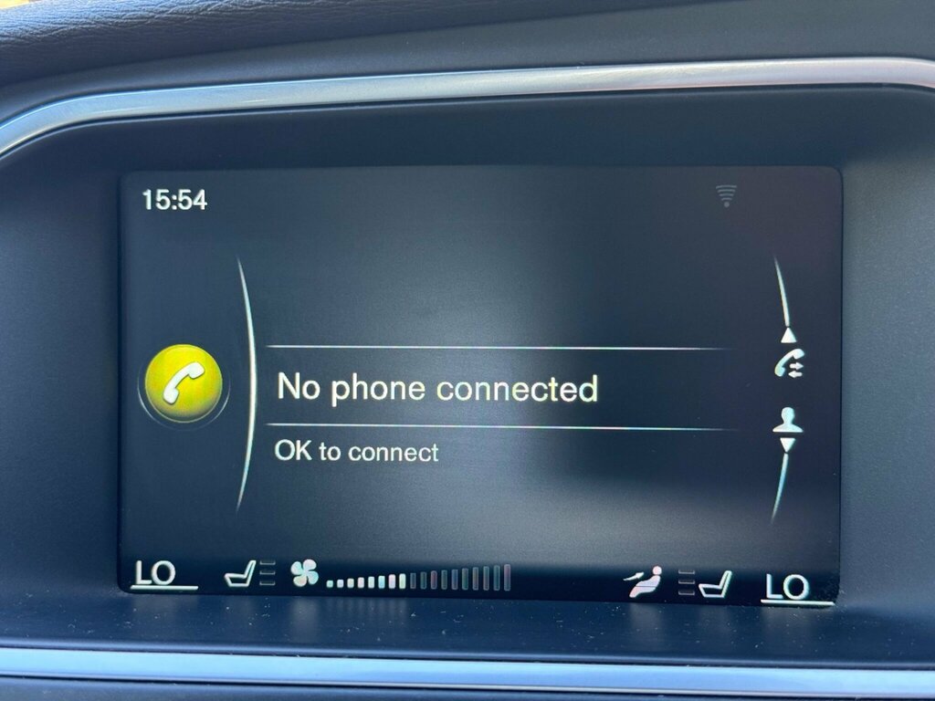 Volvo V40 D2 118Bhp R-design - Heated Seats Red #20