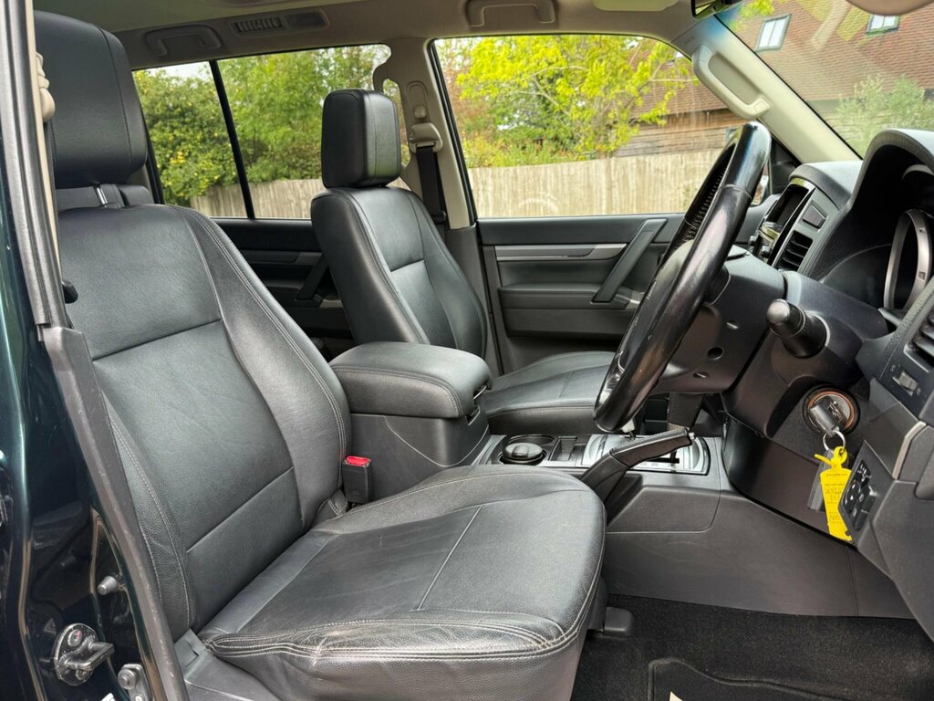 Mitsubishi Shogun Suv 3.2 Di-dc Warrior 4Wd L3 201515 White #12