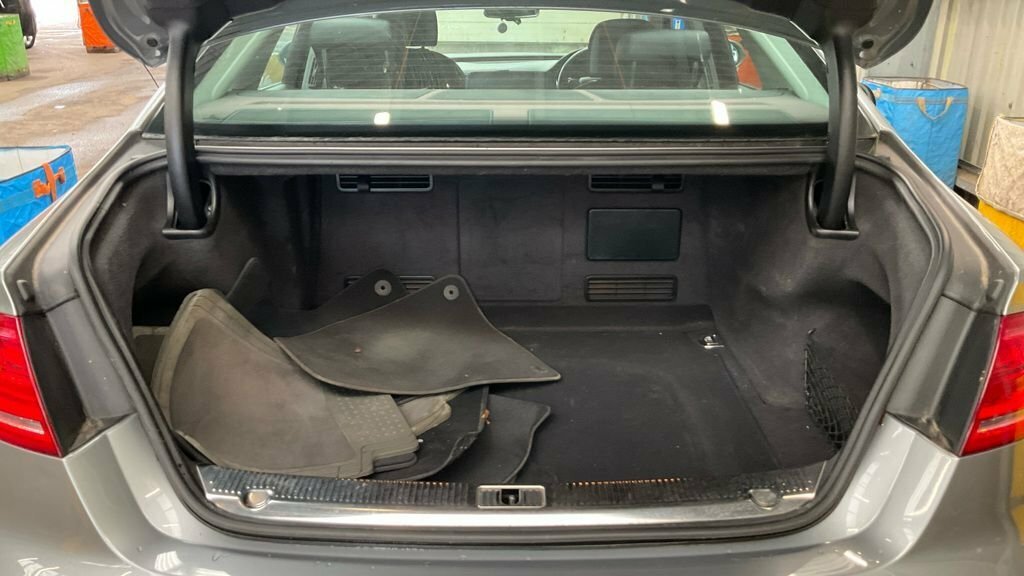 2012 Audi A8