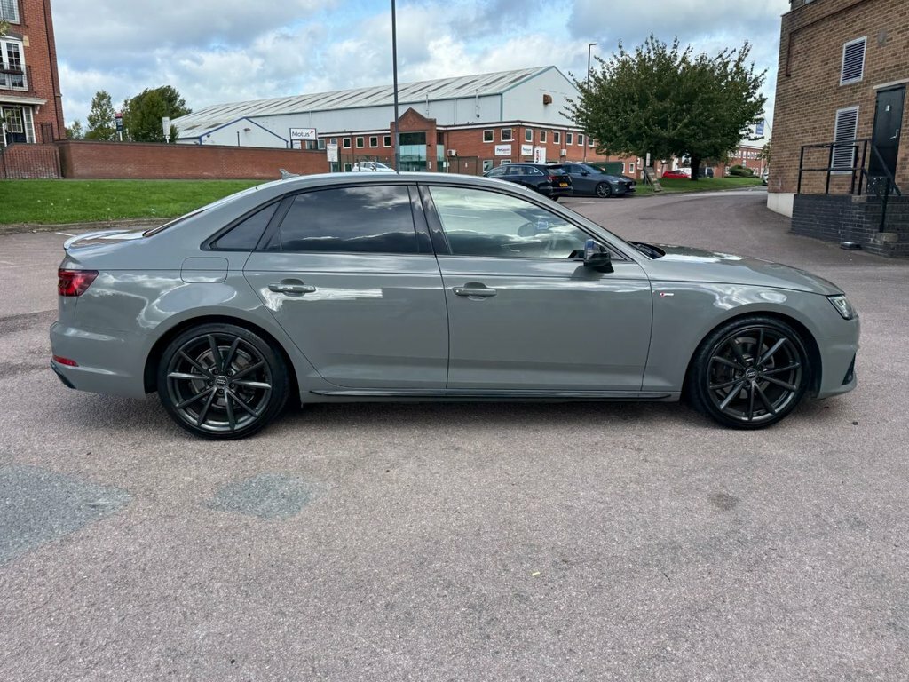 Audi A4 2L Black Edition Grey #4
