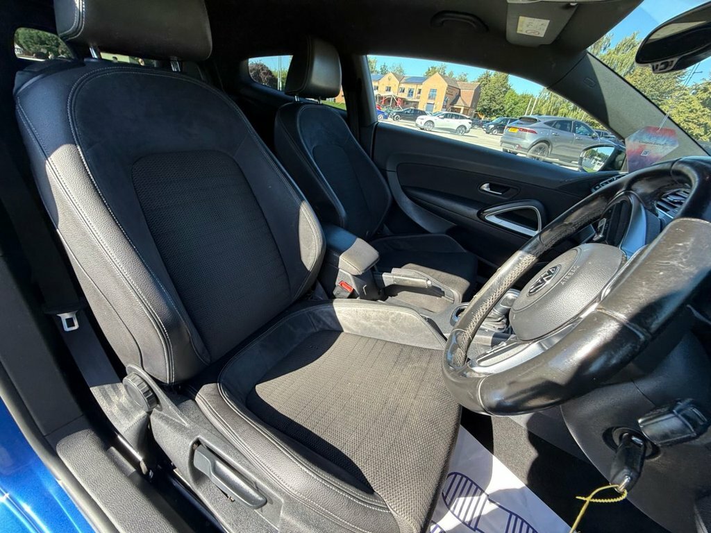 Volkswagen Scirocco 2L Gt Black Edition Blue #3