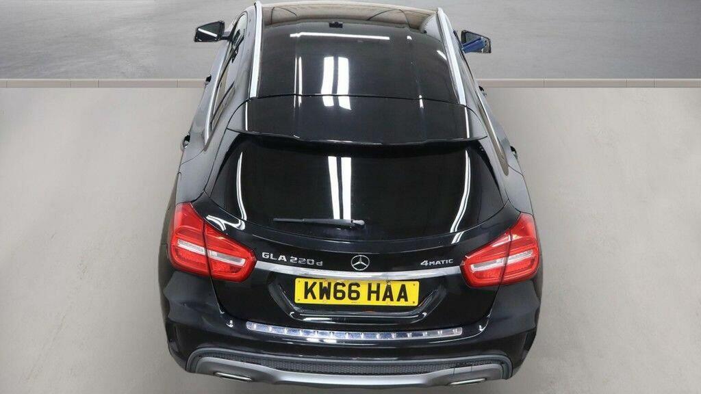 Mercedes-Benz GLA Class Gla 250 4Matic Amg Line Premium Plus Black #8