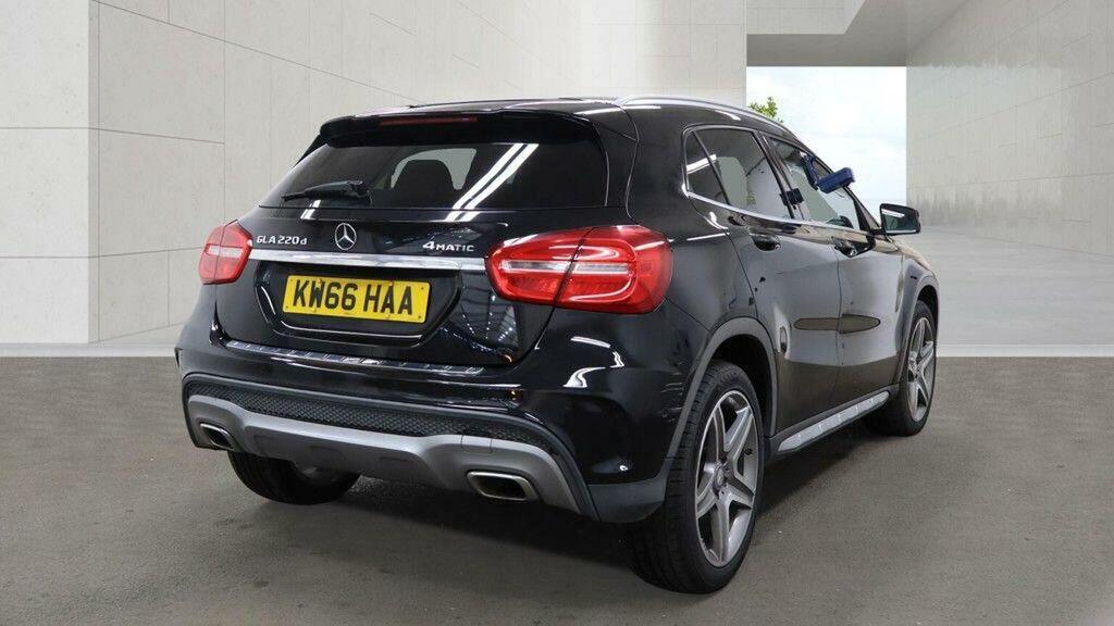 Mercedes-Benz GLA Class 2.1 Gla220d Amg Line Premium 7G-dct 4Matic Euro Black #4