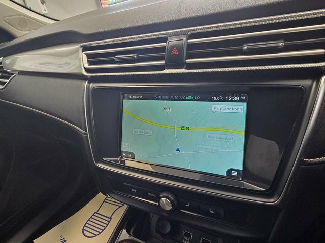 MG 1100 61.1Kwh Excite Long Range Estate Red #18