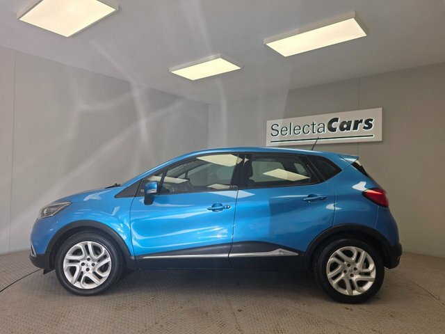Renault Captur 0.9 Tce 90 Signature Nav Red #8