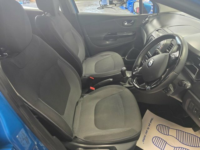 Renault Captur 0.9 Tce 90 Signature Nav Red #17