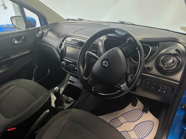 Renault Captur 0.9 Tce 90 Signature Nav Red #18
