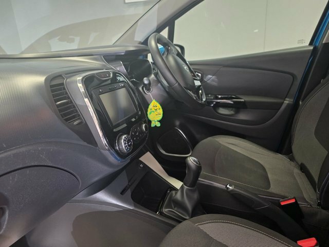 Renault Captur 0.9 Tce 90 Signature Nav Red #21