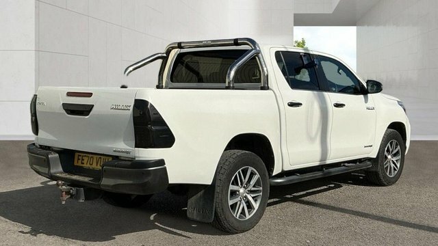 Toyota HILUX 2.4 D-4d Invincible X Pickup Double Cab White #5
