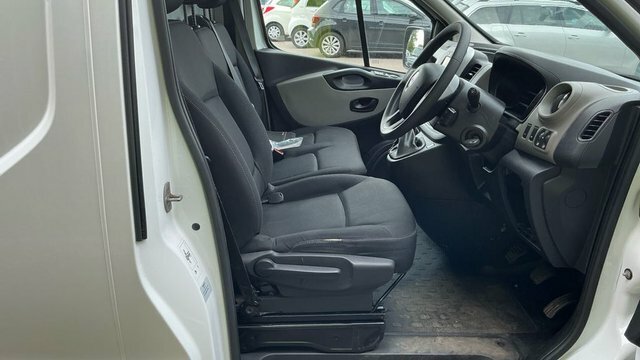 Renault Trafic 1.6 Dci 27 Business Panel Van Sw White #3