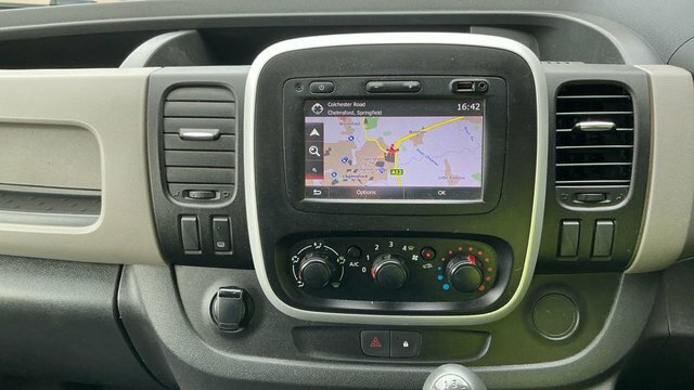 Renault Trafic 1.6 Dci 27 Business Panel Van Sw White #6