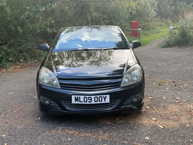 Vauxhall Astra 2009 1.9 Td Exclusiv Exterior Pack Twin Top Di Black #3