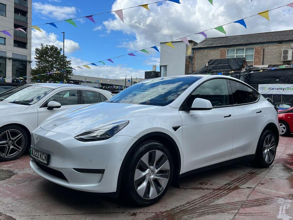 Tesla Model Y Suv White #4
