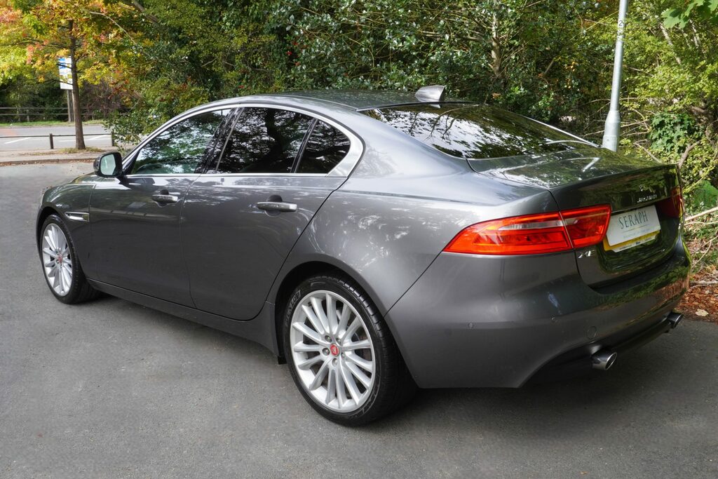 Jaguar XE 2.0D Portfolio Grey #4