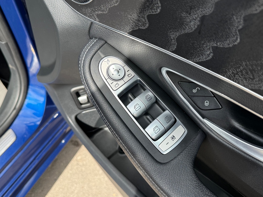 Mercedes-Benz C Class 2.0 C 200 Amg Line Premium 181 Bhp Red #14