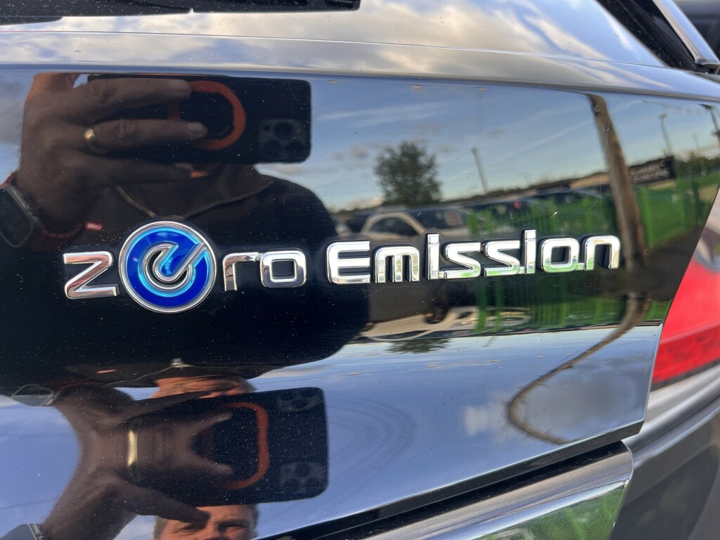 Nissan Leaf 110Kw Tekna 40Kwh Red #13