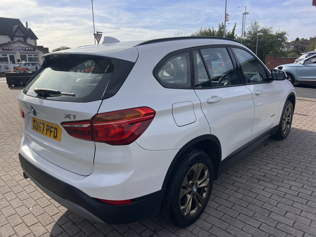 BMW X1 2.0 X1 Sdrive18d Se White #4