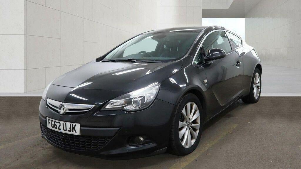 Vauxhall Astra GTC Coupe 2.0 Cdti Sri Euro 5 201262 Black #2