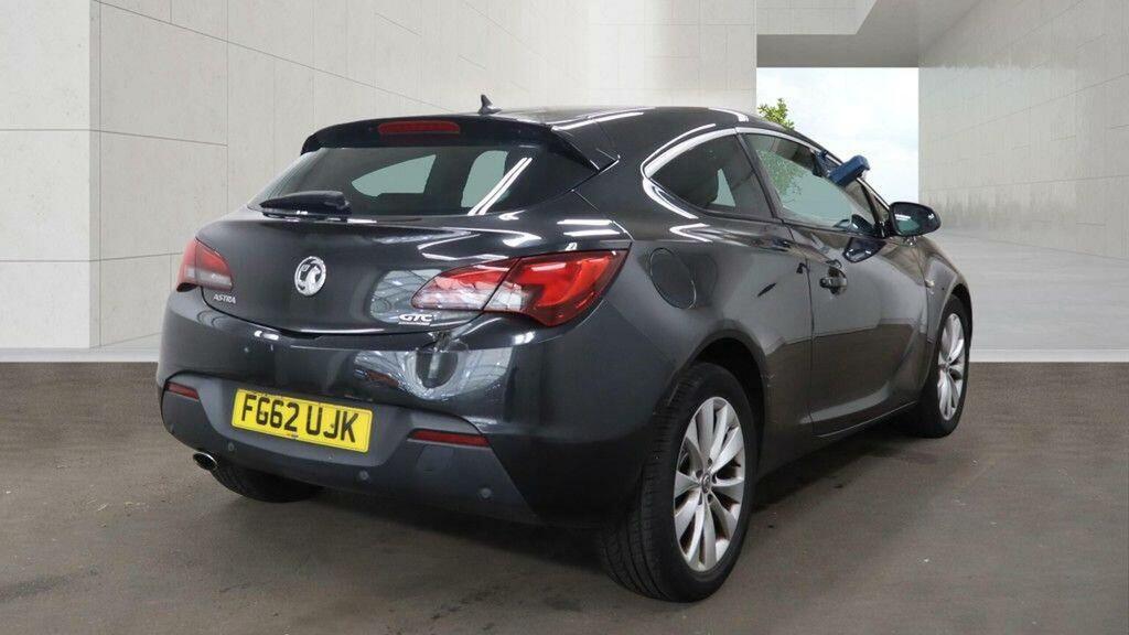 Vauxhall Astra GTC Coupe 2.0 Cdti Sri Euro 5 201262 Black #5