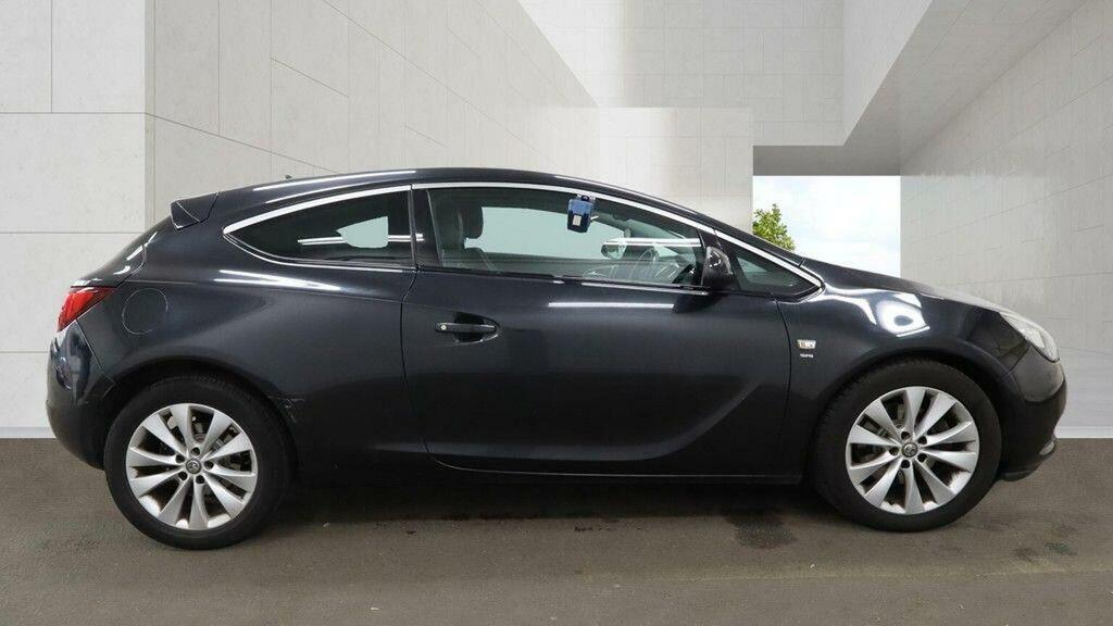 Vauxhall Astra GTC Coupe 2.0 Cdti Sri Euro 5 201262 Black #4