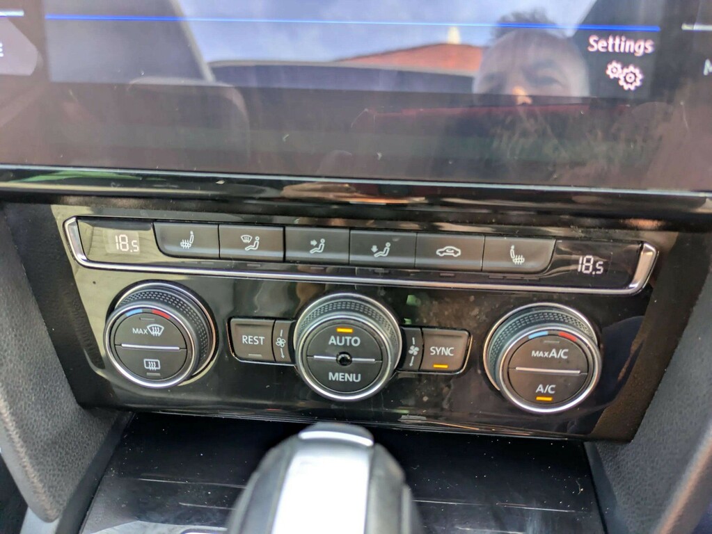Volkswagen Passat Estate Black #18